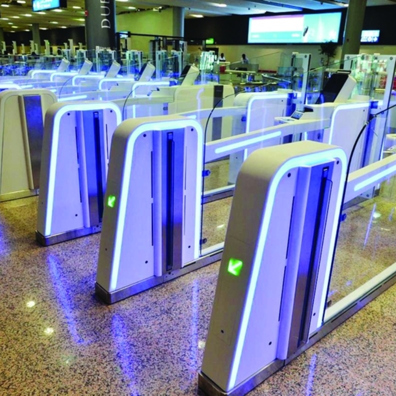 البوابات الذكية تستقطب أكثر من 22% من إجمالي المسافرين عبر مطارات دبي