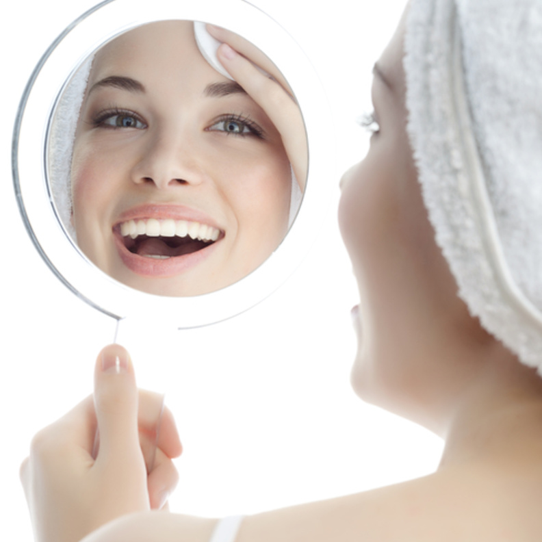 تنظيف البشرة من المكياج ضروري قبل النوم