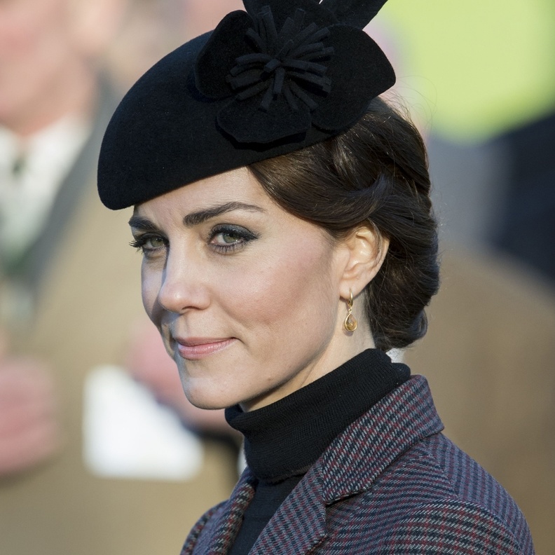 كيت قامت بالاستعانة بفريق عمل مساعد من بلدان اوروبية