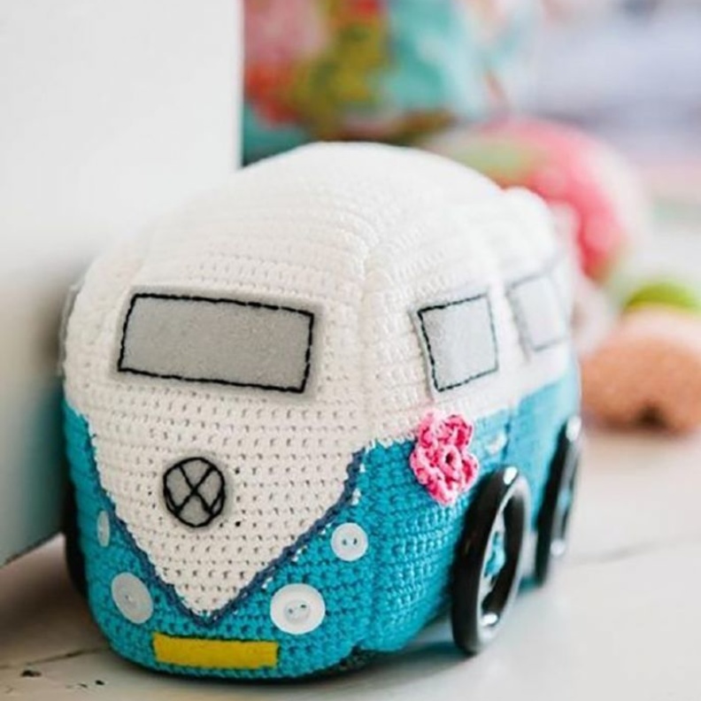 مصد لباب غرف الأطفال مشغول من الكروشيه