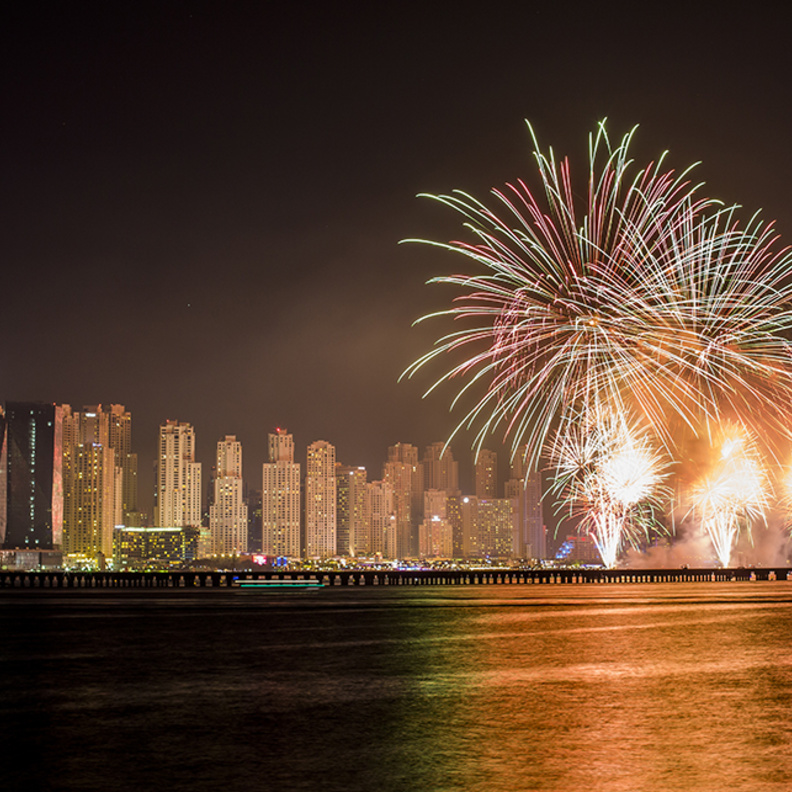 5 أماكن في دبي لمشاهدة الألعاب النارية بمناسبة اليوم الوطني الإماراتي الـ46