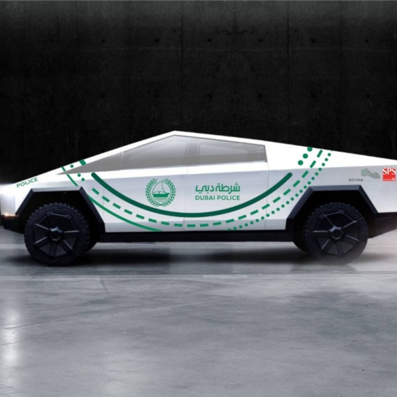 مرصد المستقبل يصمم "سايبرترك" على شكل سيارات دوريات شرطة دبي