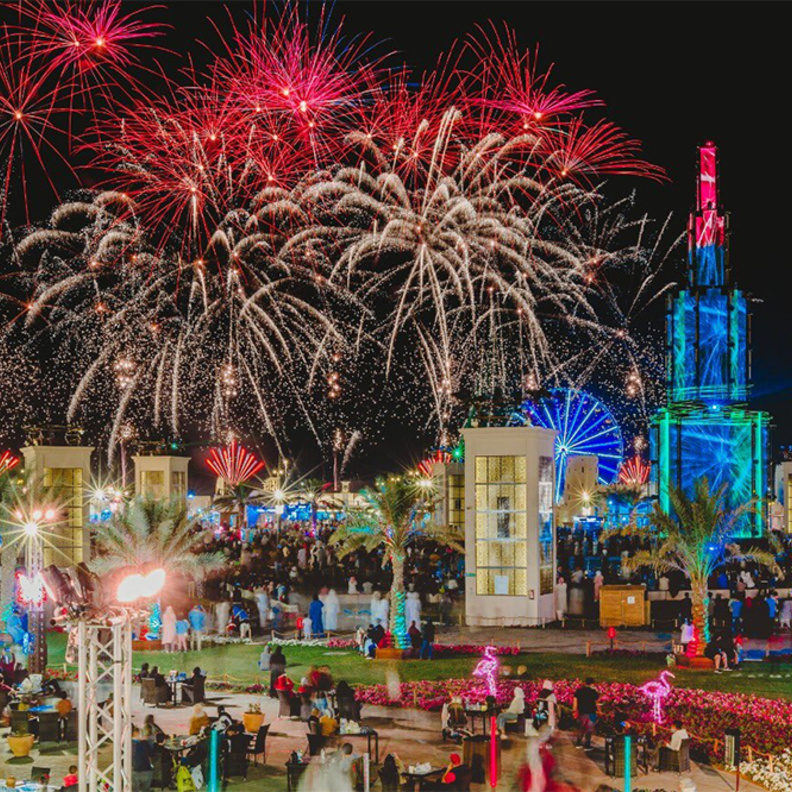 الألعاب النارية - الصورة من حساب مهرجان الشيخ زايد على تويتر