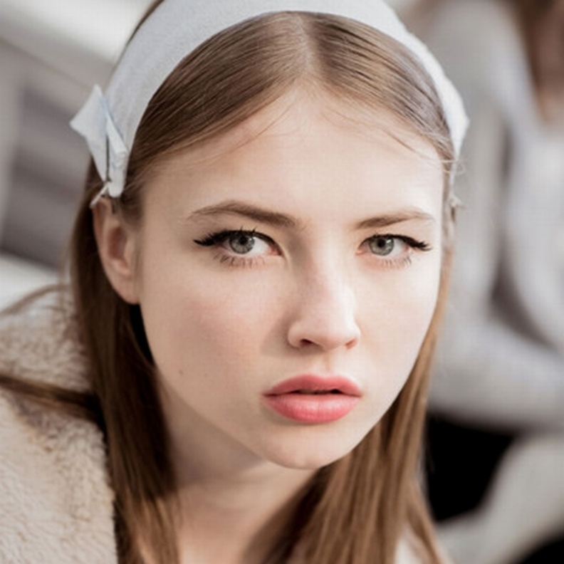 جورج حبيقة يعشق أكسسوارات الشعر بعروضه المميزة