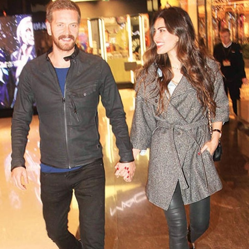 الأمير سليم يحصل أخيرا على موافقة والد حبيبته