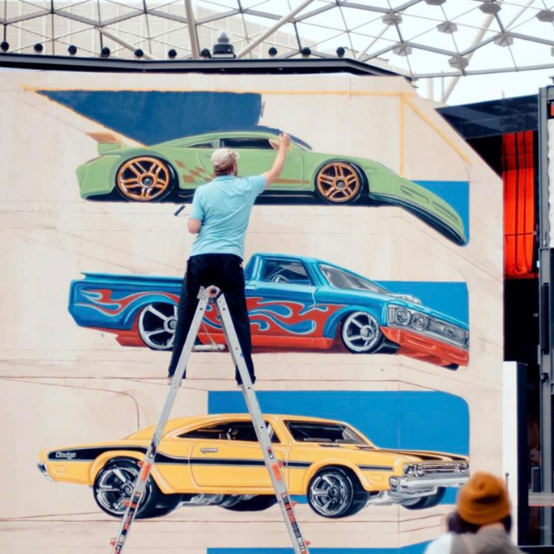 دبي كانفس .. رسومات ثلاثية الأبعاد في ساحة ملتقى الأضواء في السيتي ووك