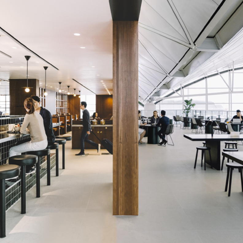 نظرة على صالة كاثي باسيفيك الجديدة في مطار هونج كونج الدولي