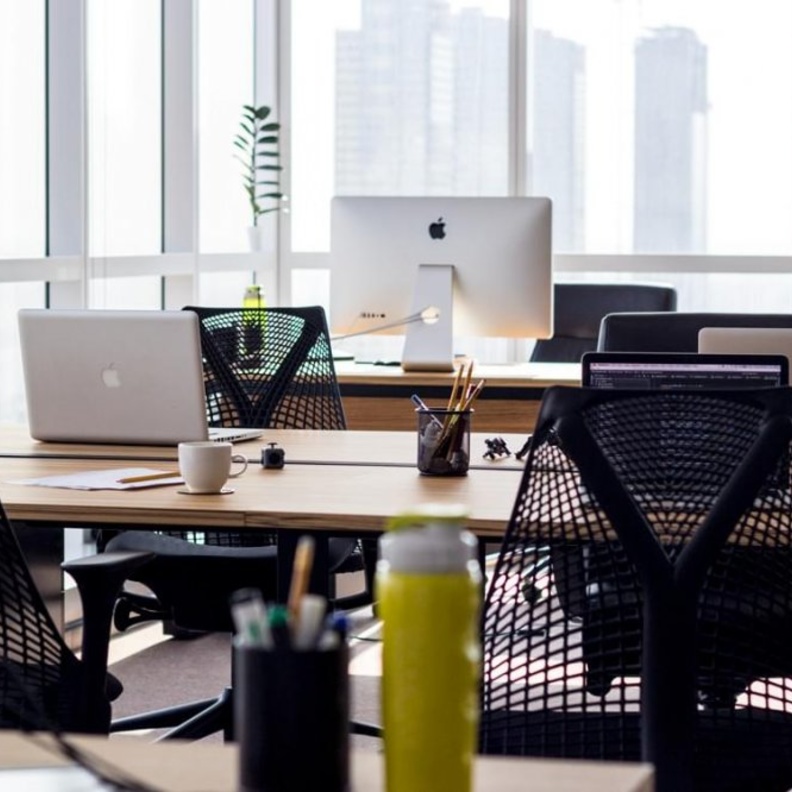 الإمارات من الدول الأوائل عالميا بمؤشرات التنافسية ببيئة العمل وسهولة التوظيف