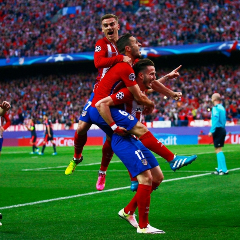 فرحه الفريق بعد الفوز