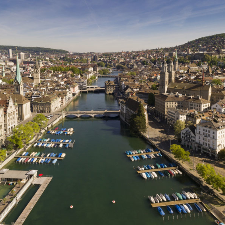 نهر ليمات يتوسط المدينة القديمة والحديثة