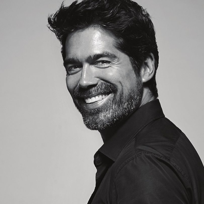 Brian Atwood - براين أتوود