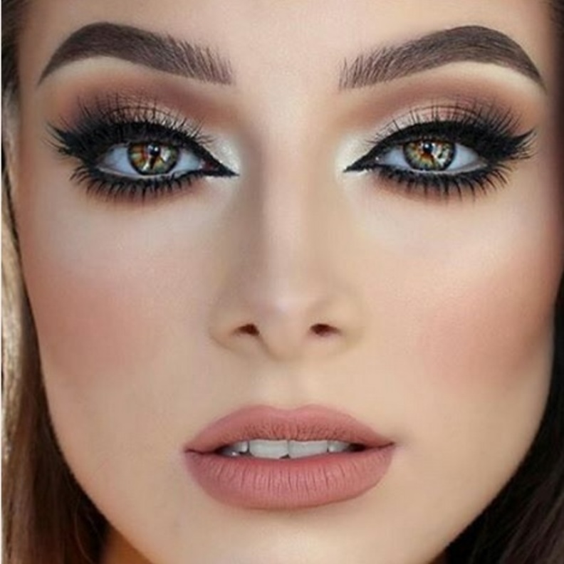  فخامة المكياج مناسبة لعينيك