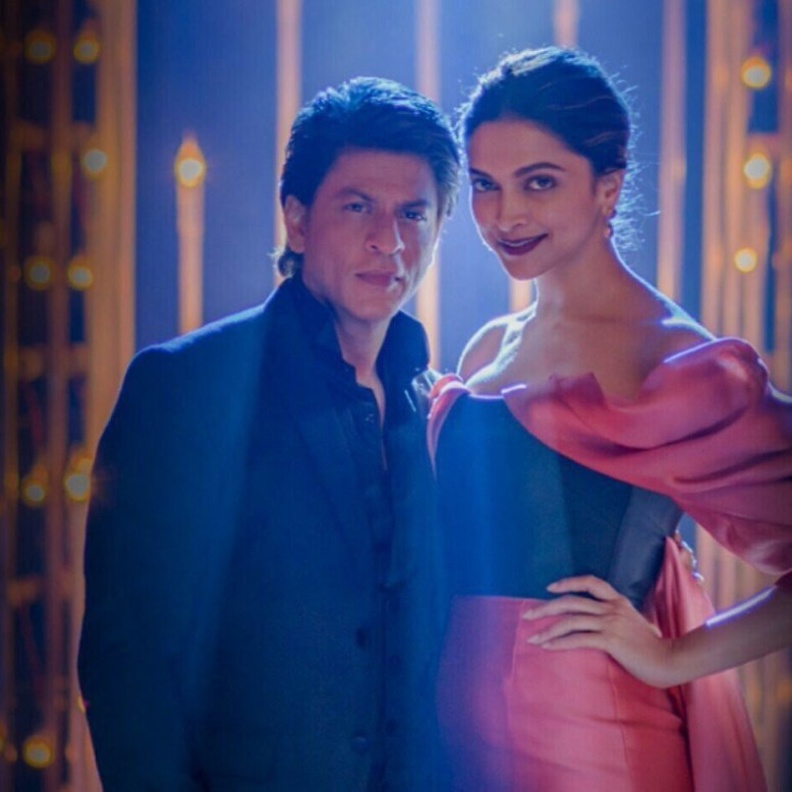 ديبيكا بادوكون ظهرت في الحلقة الأولى من برنامج شاروخان