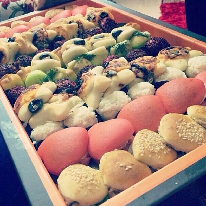 من الاطباق المعروضة عبر مواقع التواصل