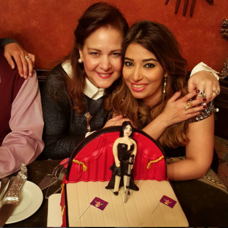 غادة رجب برفقة دلال عبدالعزيز