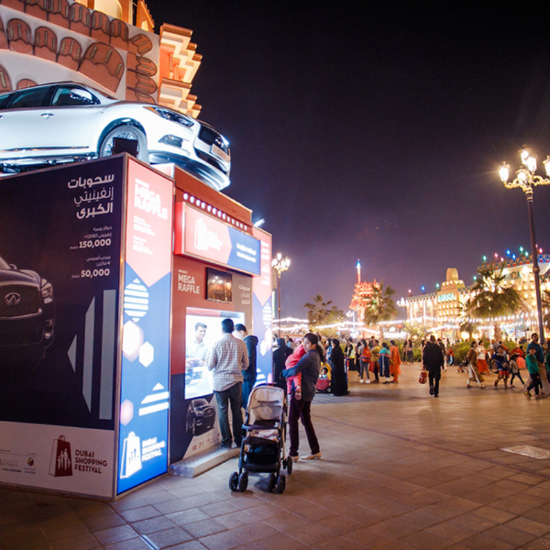 انطلاق السحوبات على سيارات فخمة، مبالغ نقدية وقطع ذهبية بالتزامن مع مهرجان دبي للتسوّق 2018