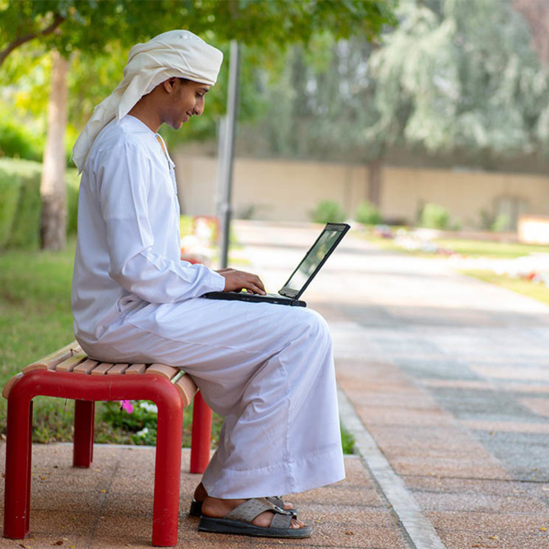 "التربية" تستأنف الدراسة في الإمارات عن بعد في 3 يناير المقبل - الصورة من وام
