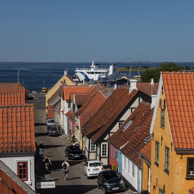 متعة السياحة في جزيرة إيرو