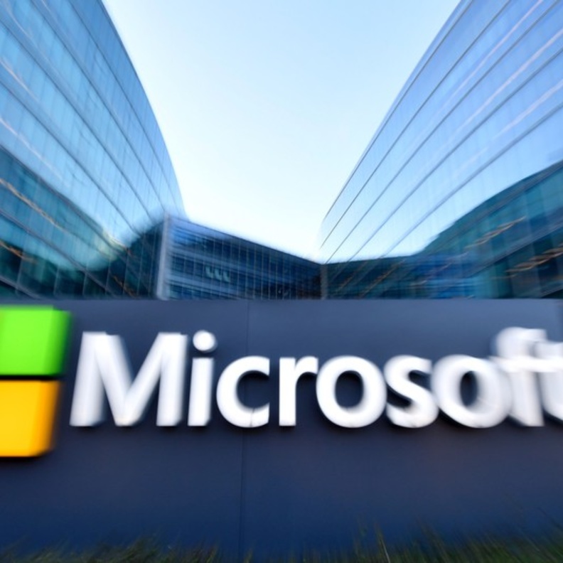  مايكروسوفت ثالث شركة أمريكية تتخطى التريليون دولار