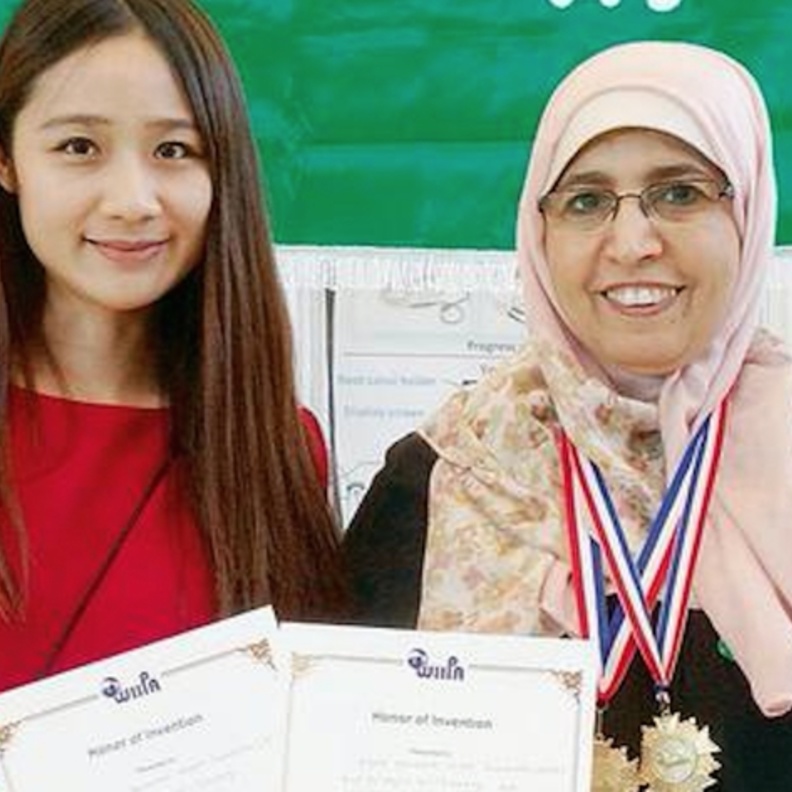 البروفيسورة ناجية عبدالخالق الزنبقي