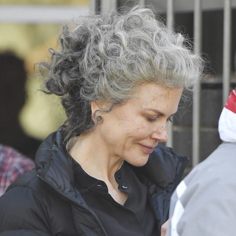 هل يمكنكم التعرف عليها .. إنها النجمة نيكول كيدمان بتغيير شامل لدورها في فيلمها الجديد