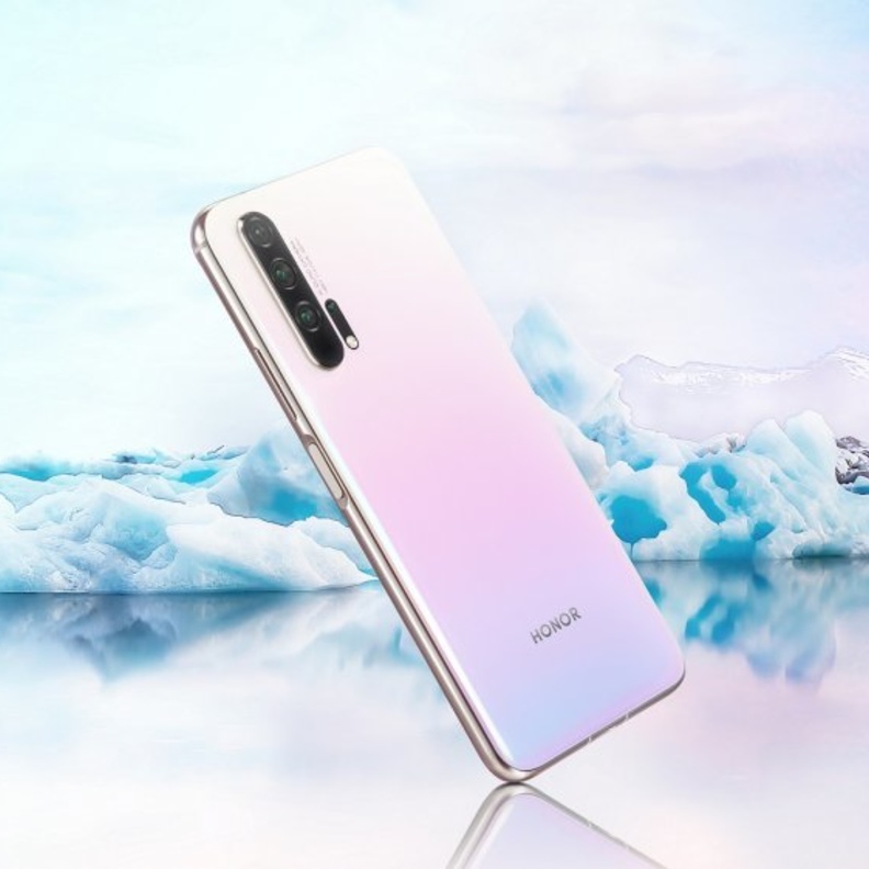 يتميز هذا الإصدار الجديد من HONOR 20 PRO باللون الأبيض الثلجي،