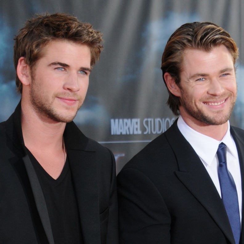 ليام هيمسورث‎ يعترف: شقيقي سدد ديون والدي بأكملها