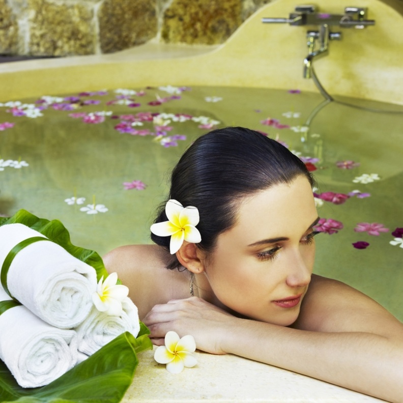  الحمام العشبي يعمل على نعومة جلدك