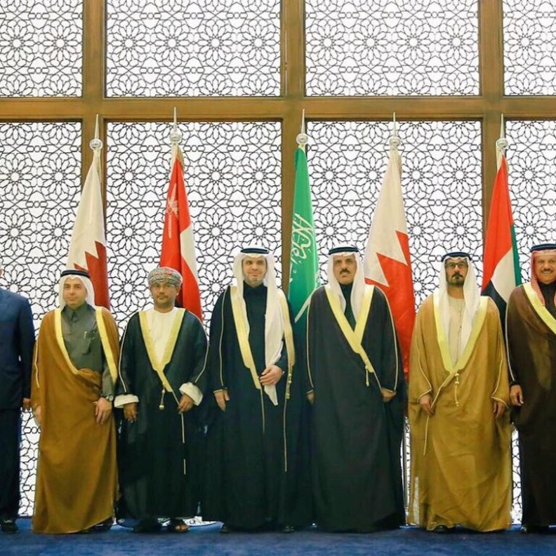 الوزراء في الاجتماع