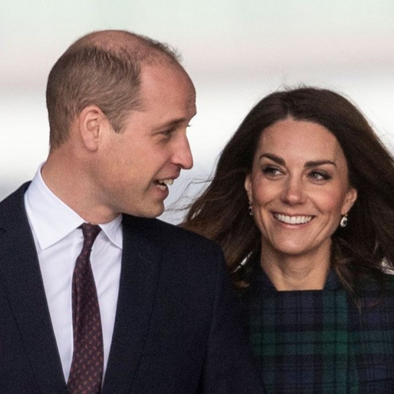  كيت ميدلتون ظهرت خلال زيارتها الرسمية لمدينة دندي بصحبة زوجها في إطلالة شتوية أنيقة