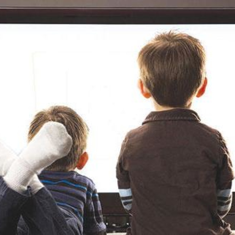 أطفالنا والتلفزيون