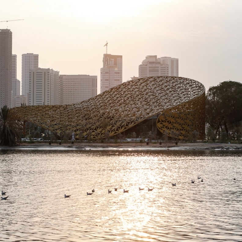جزيرة النور في الشارقة .. الثقافة والفنون والترفيه وسحر الطبيعة