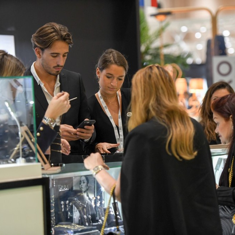 عرض أبوظبي للمجوهرات والساعات 2019 .. يفتح أبوابه في 26 أكتوبر