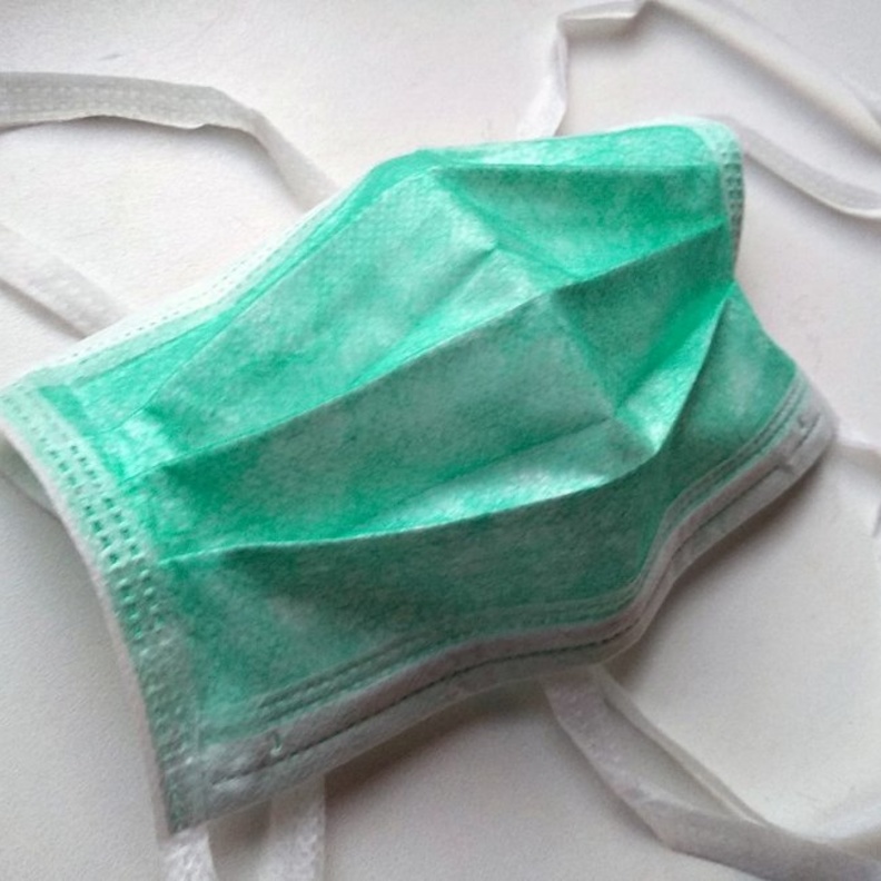  تجنب إعادة استخدام الكمامة الطبية