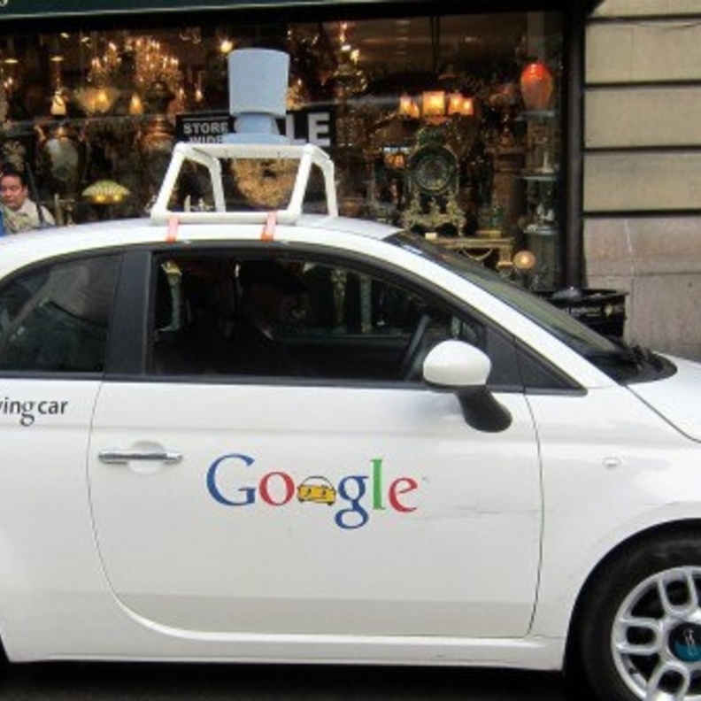 سيارة جوجل ذاتية القيادة تُخاطب المارة منعاً للحوادث
