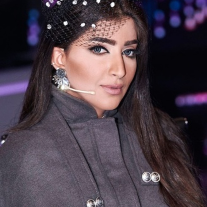 بثينة غيرت كثيرا في أسلوب مكياجها ورسمة حاجبيها