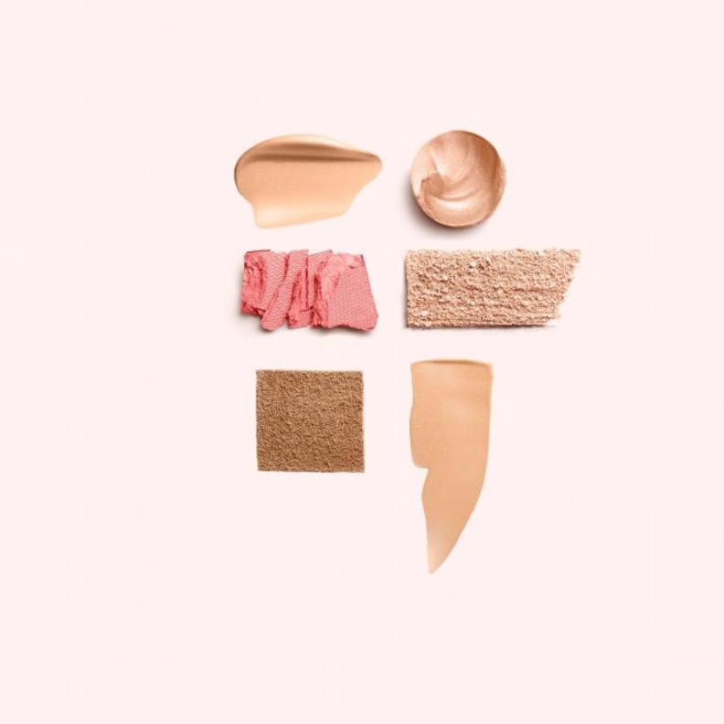 تألقي مع مجموعة HOT SAND من NARS