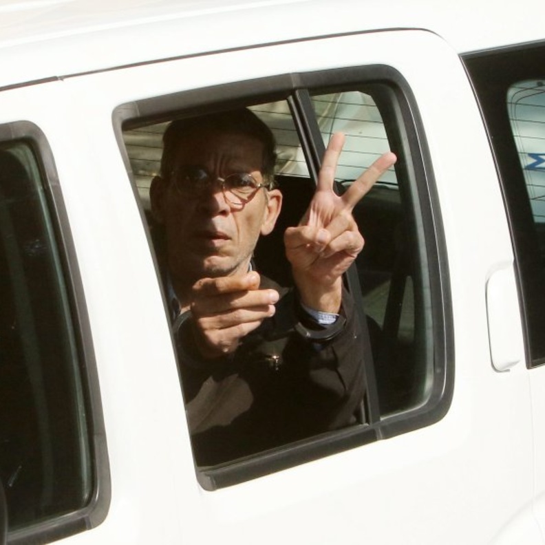 خاطف الطياره المصريه يطلب اللجوء السياسي من قبرص