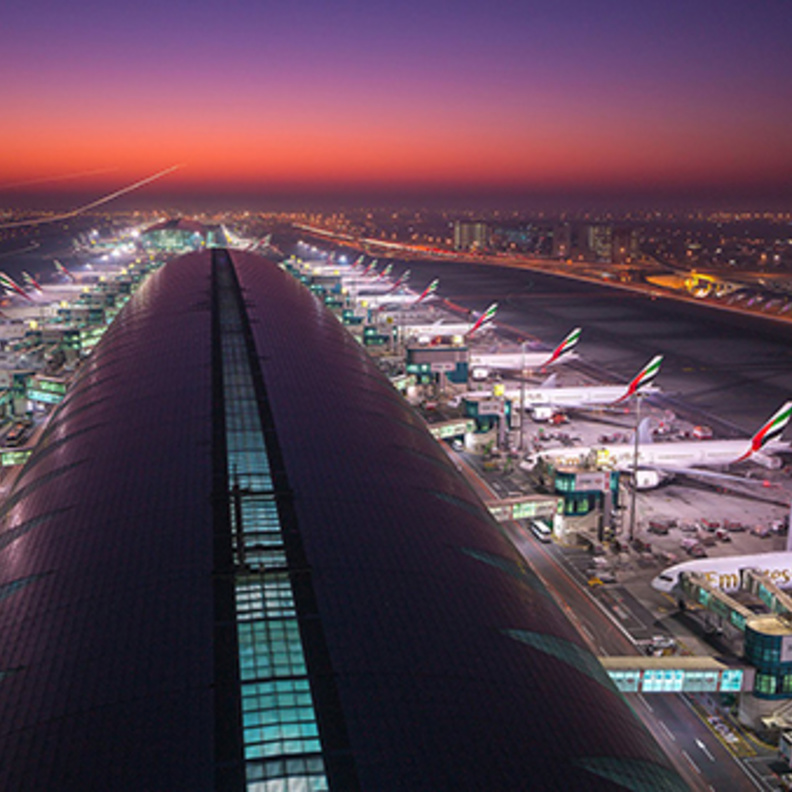 رسم المطارات في دبي .. لتحسين البنية التحتية والتوسعات