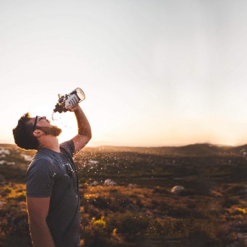 شرب الماء أول النصائح للرجال