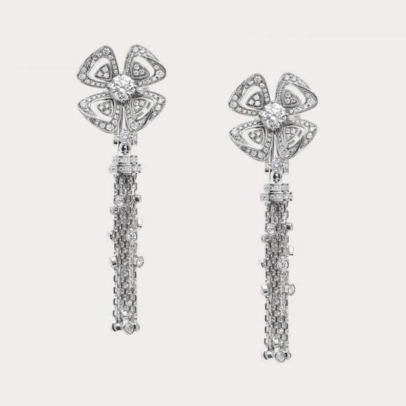 اقراط الماس طويلة من دار Bvlgari