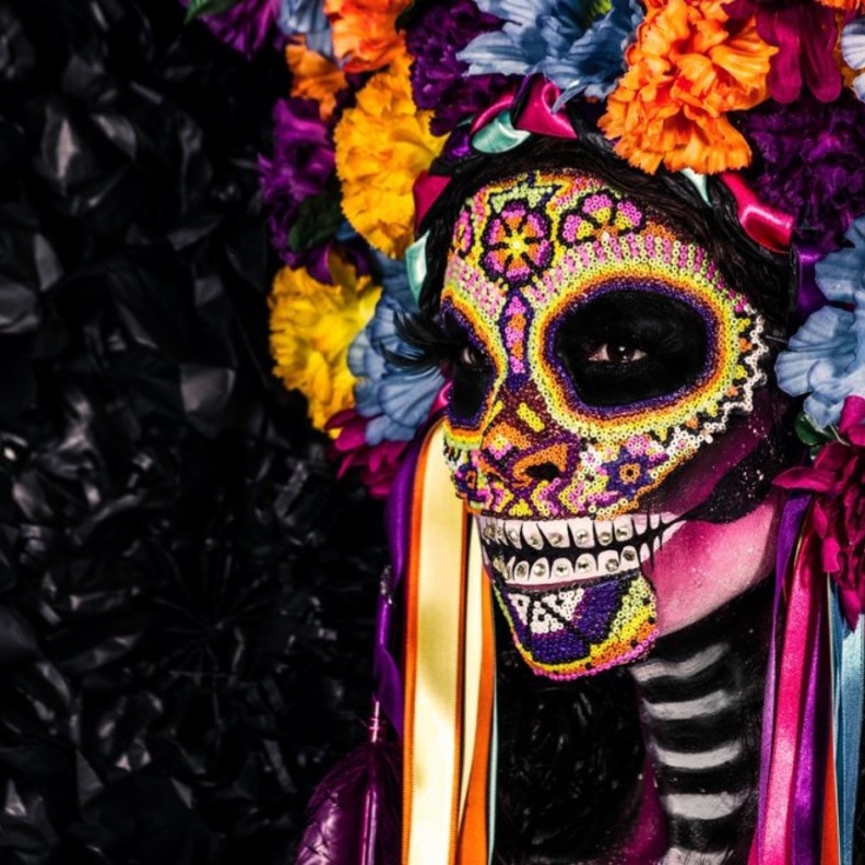 فنون وثقافة مكسيكية في مهرجان "ديا دو لوس موارتوس" في ذي بوينت دبي
