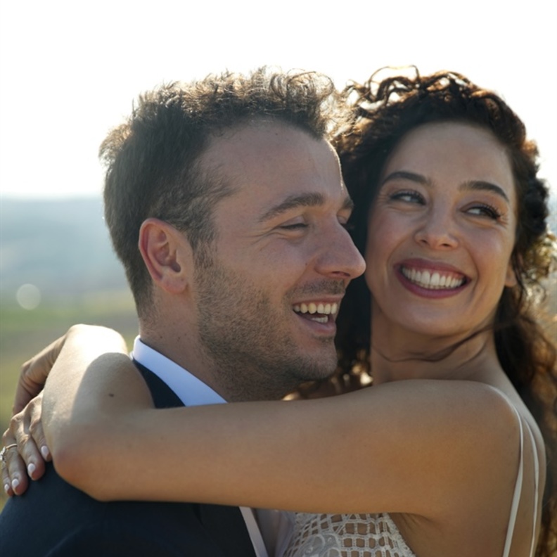 زفاف أزرا أكين