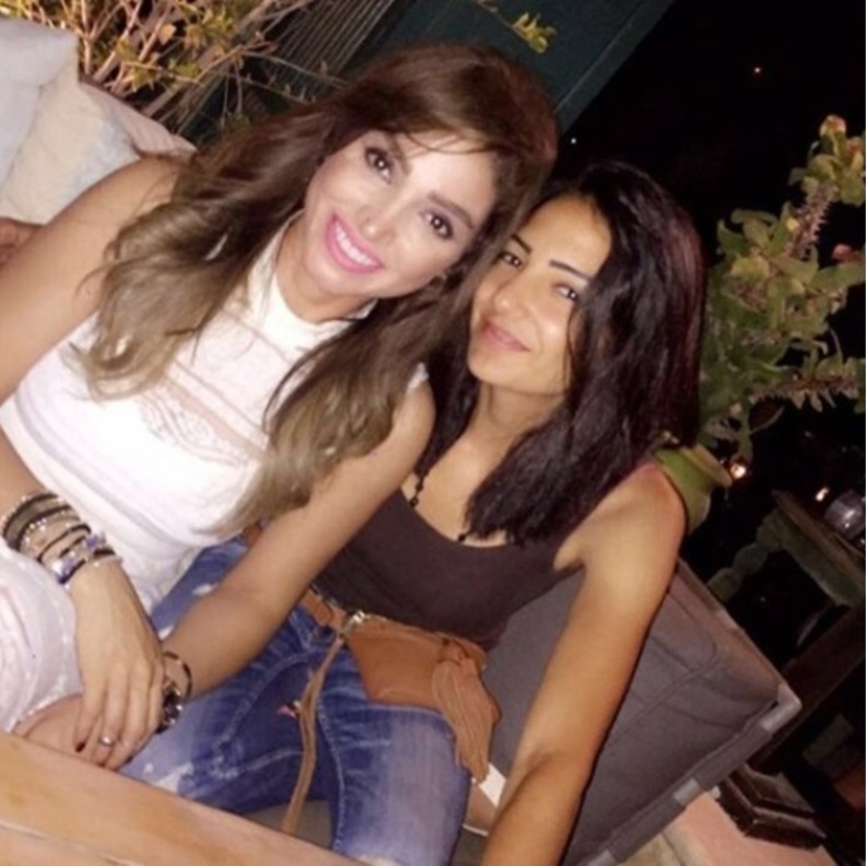 روجينا مع ابنتها