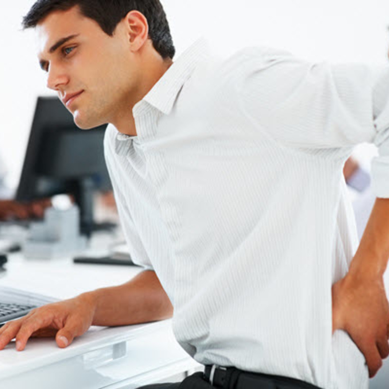 يتعرض الرجل لمشاكل صحية عديدة خلال العمل