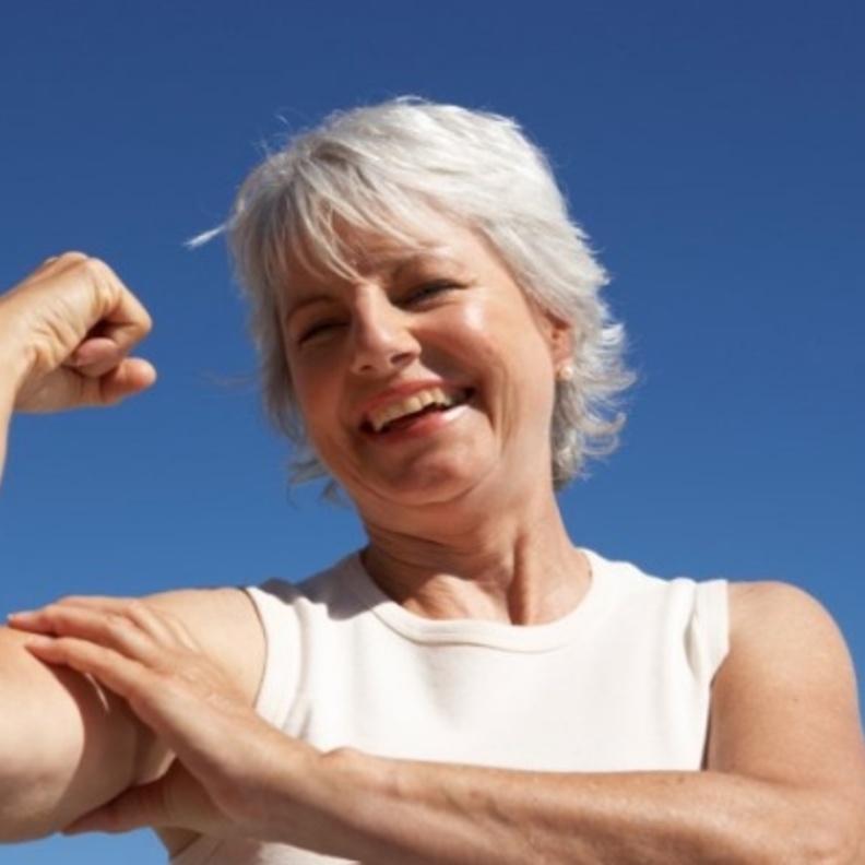 ما هي افضل الوسائل لتقوية عظام المرأة بعد انقطاع الطمث ؟