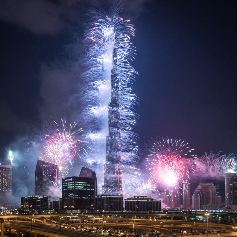 دبي مدينة تتحدى الأرقام القياسية