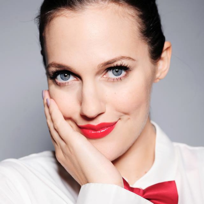 مريم أوزرلي تسافر إلى المانيا