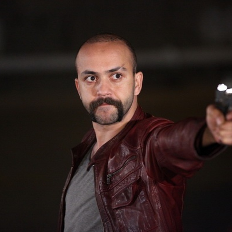 سارب اكايا يعرض الزواج على حبيبته بمباراة كرة سلة