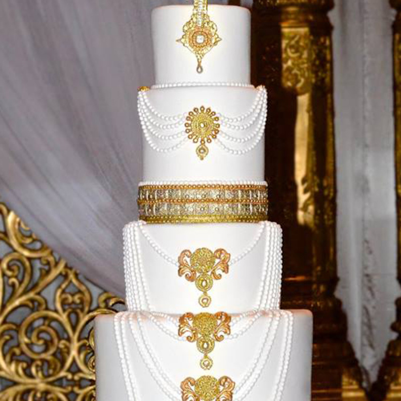 السلاسل.. لمسات راقية على قوالب الزفاف 